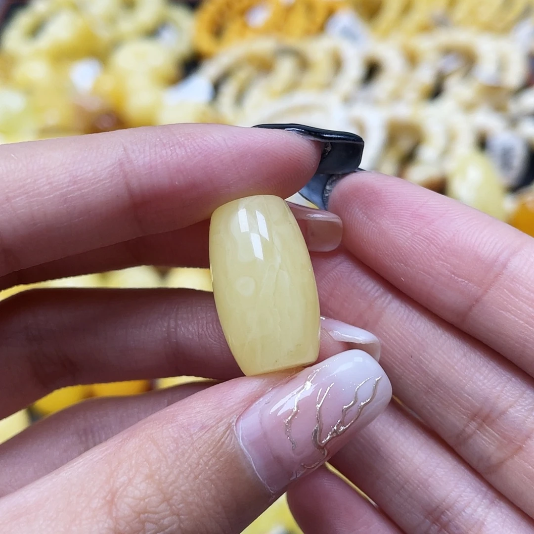 琥珀未镶嵌裸石21.3*12.7mm蜜蜡桶珠