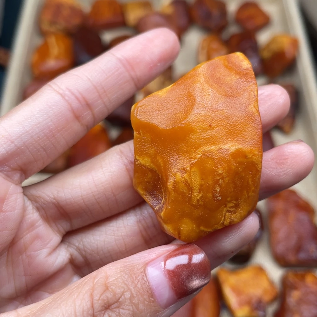 琥珀未镶嵌珠宝奇石