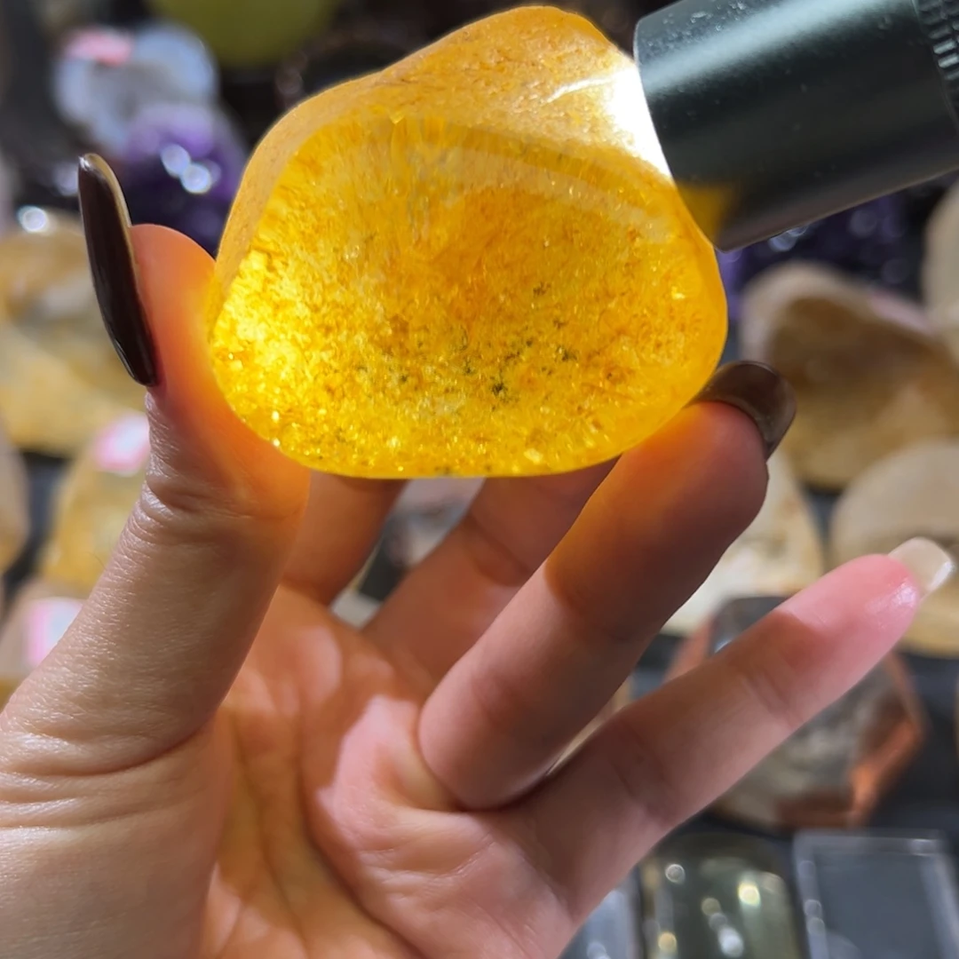 紫晶未镶嵌大型摆件（非配饰）原石