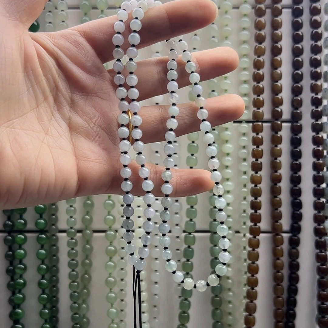 翡翠颈饰未镶嵌何*下