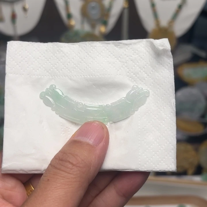 翡翠颈饰未镶嵌开***?吊坠