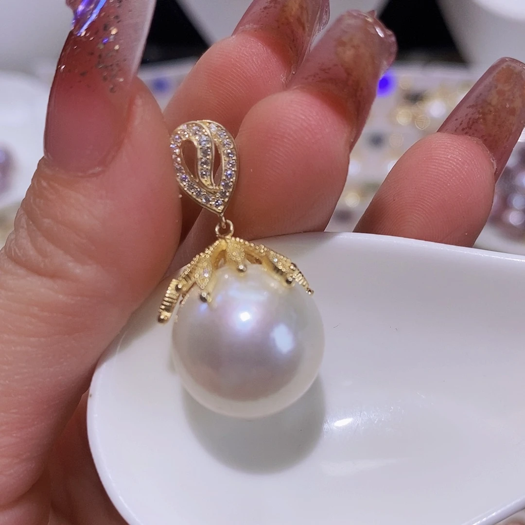 淡水珍珠颈饰银S925镶嵌涵**?