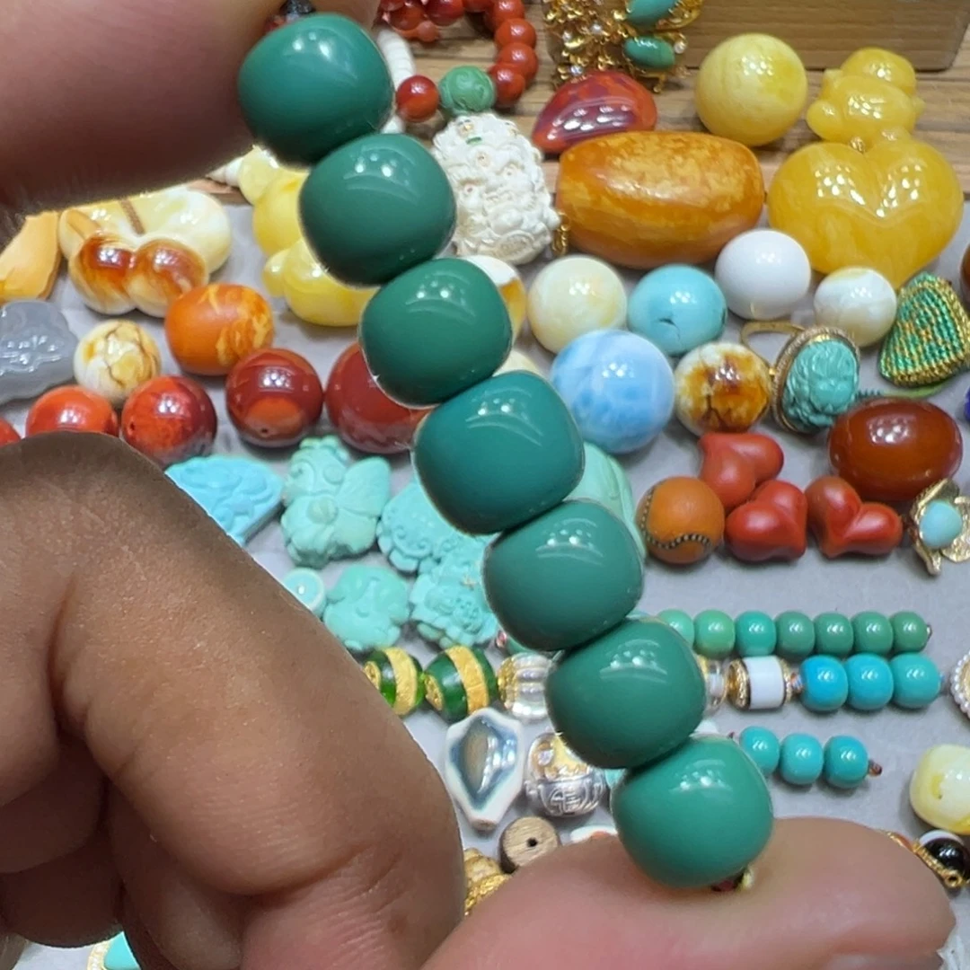 绿松石未镶嵌颈饰