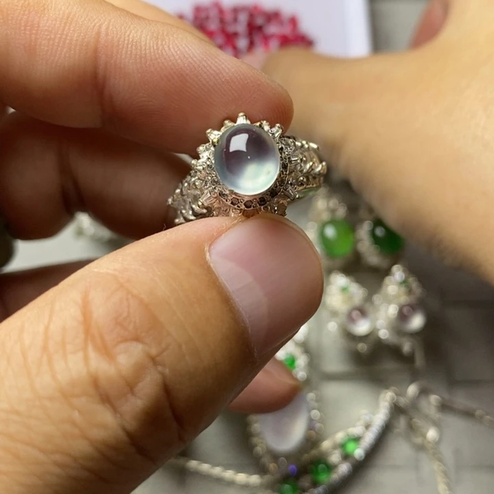 定制翡翠未镶嵌玻璃种8.4mm