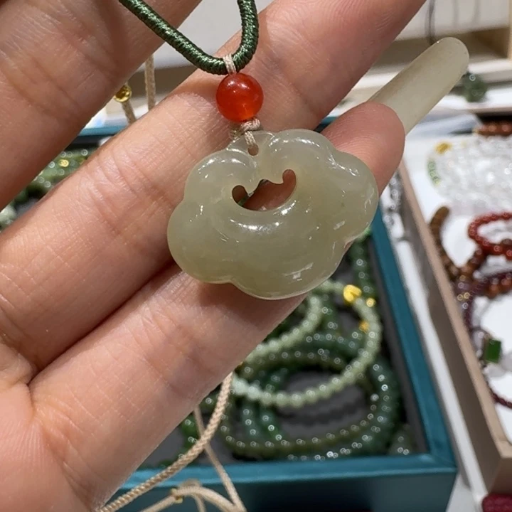 颈饰未镶嵌和田玉