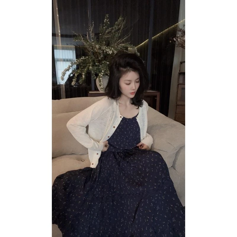 【悦悦专属】甜美蕾丝拼接碎花V领吊带连衣裙Y174