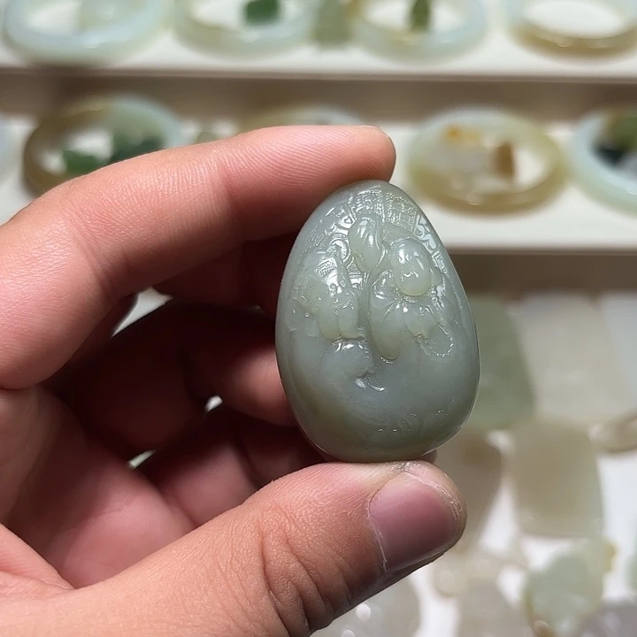 和田玉未镶嵌颈饰