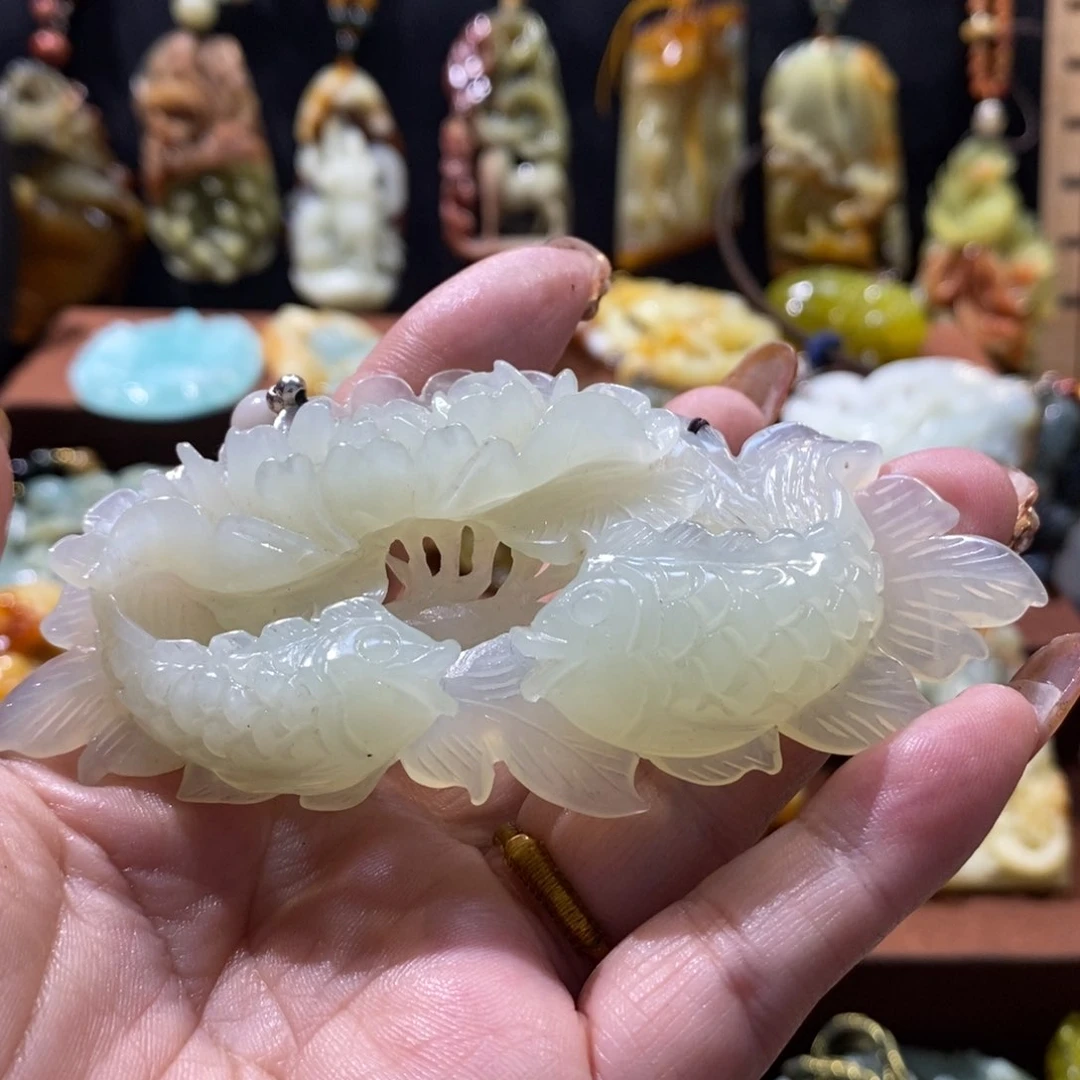 蛇纹石玉颈饰未镶嵌