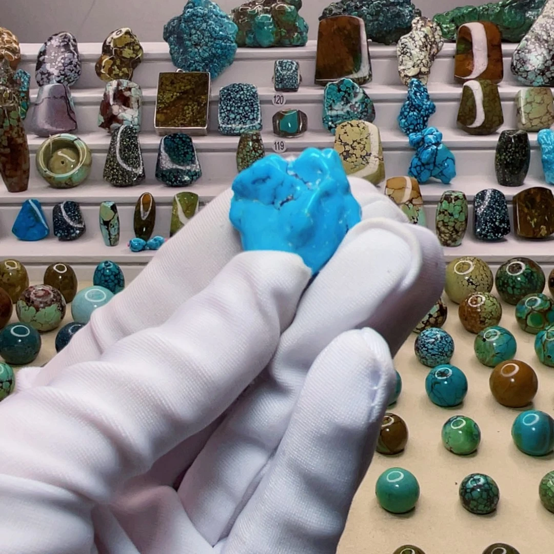 绿松石未镶嵌珠宝奇石