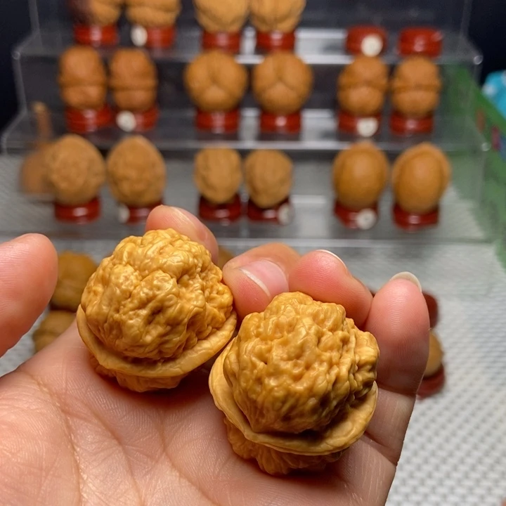 文玩核桃把件血舍利29