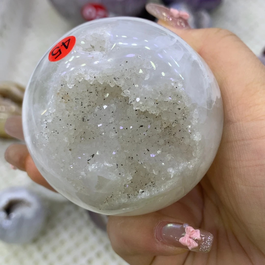 郑***陌紫晶大型摆件（非配饰）未镶嵌