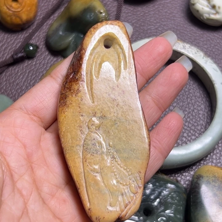 鼓***海岫岩河磨玉（透闪石质玉）未镶嵌颈饰