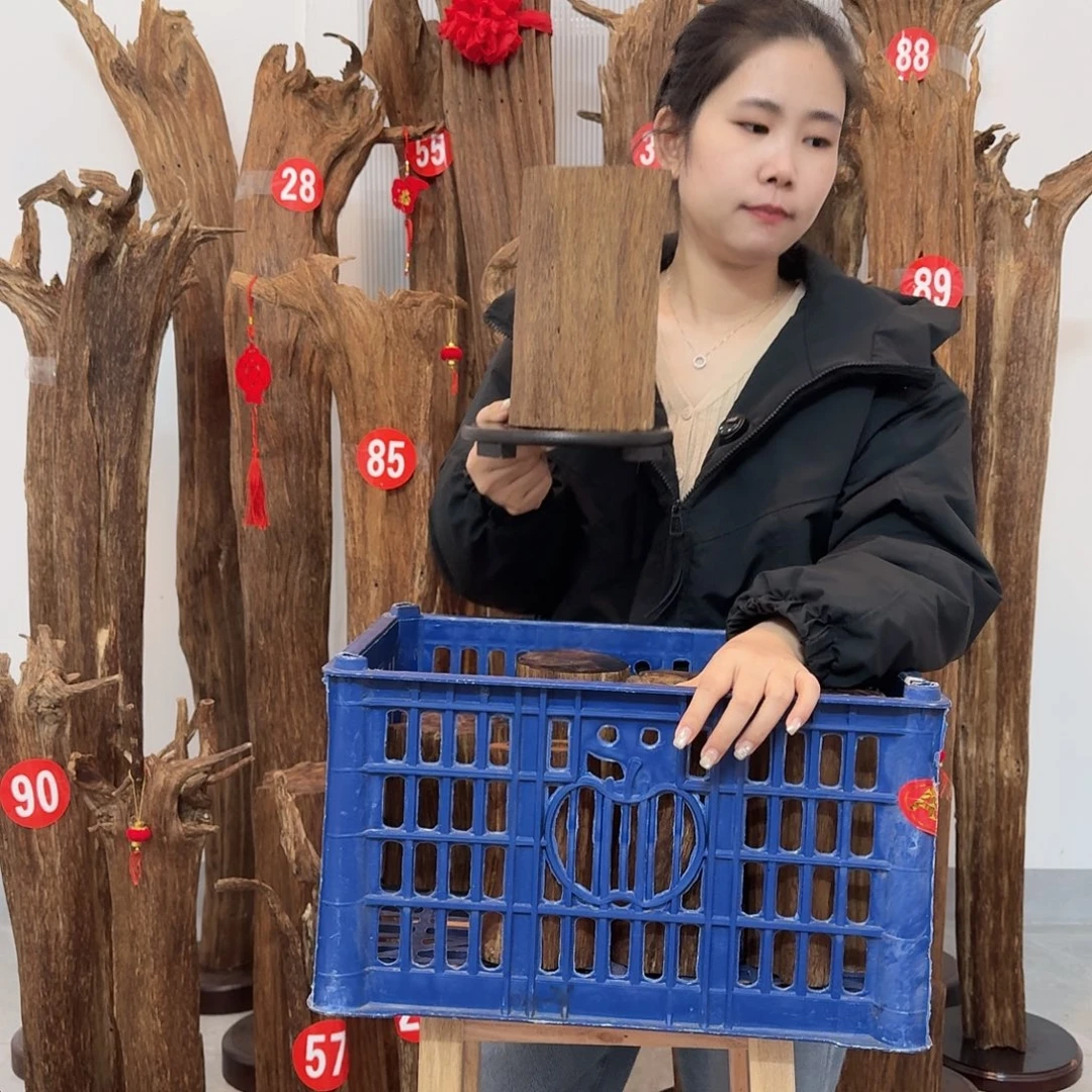 沉香碎屑沉香原材料