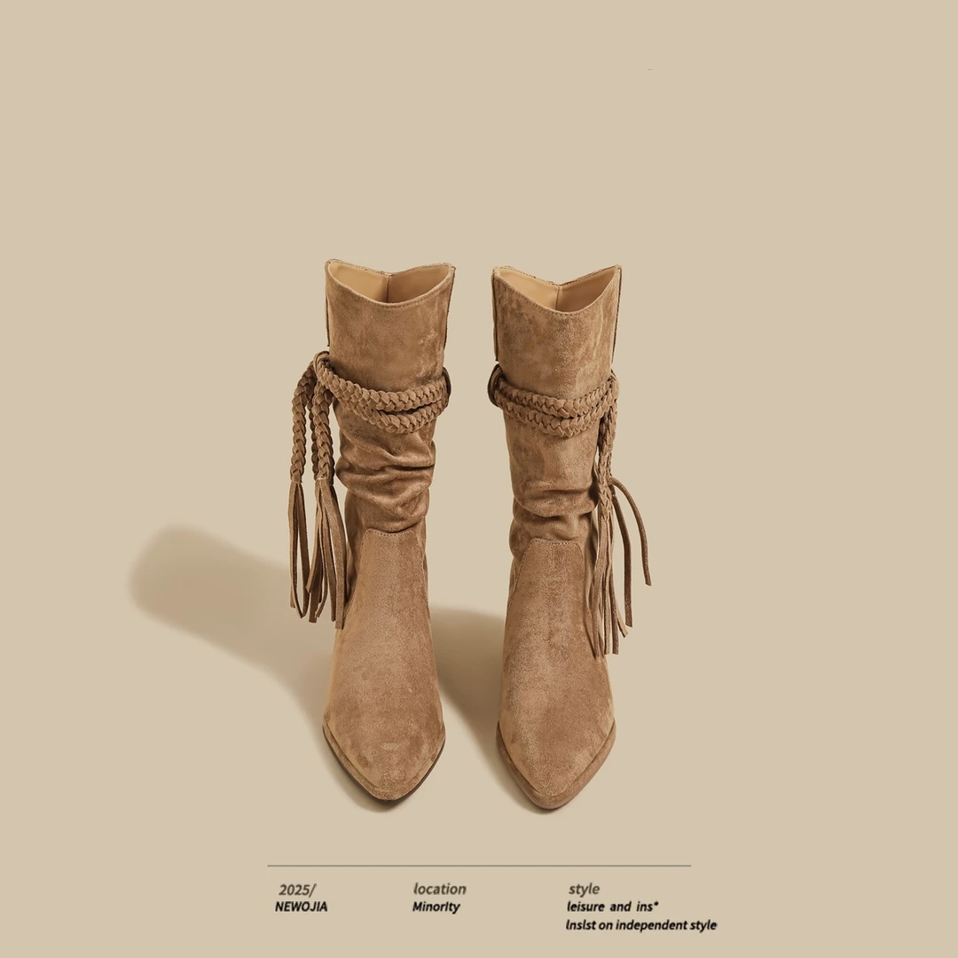 2025秋季新款棕色v口马丁靴女流苏绑带粗高跟中筒西部牛仔骑士靴