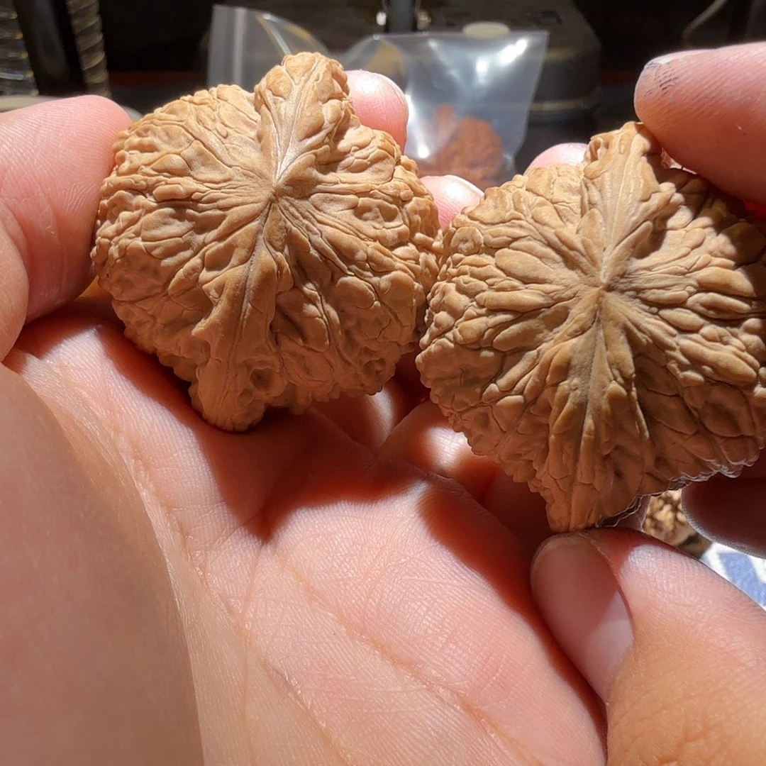 文玩核桃吊坠泥鳅背