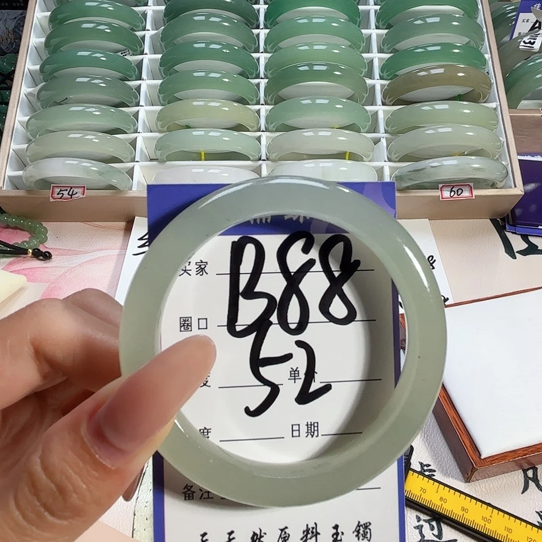 未镶嵌手镯石英质玉