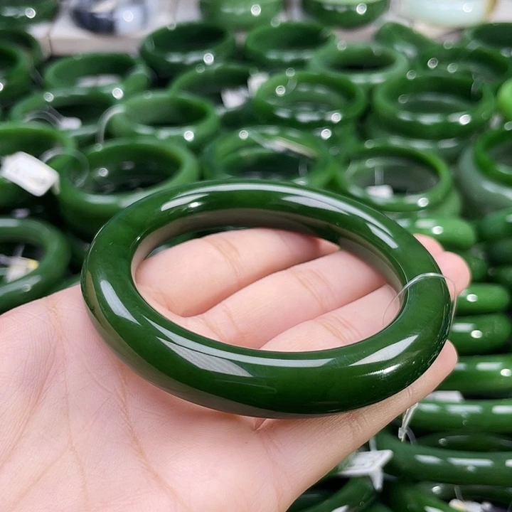 未镶嵌手镯和田玉（碧玉）