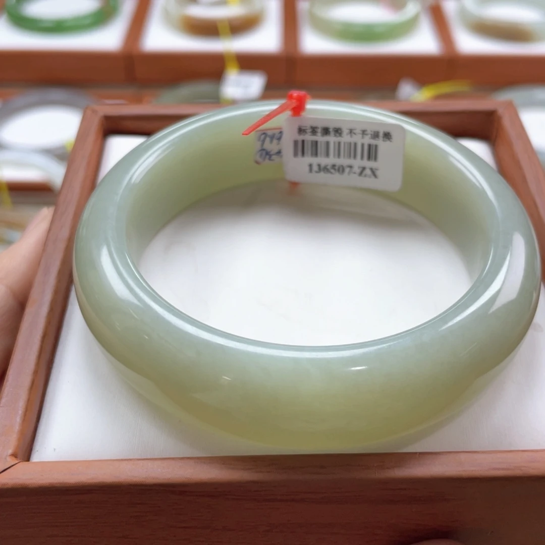 【闪购商品】未镶嵌手镯和田玉链接43。 61-62