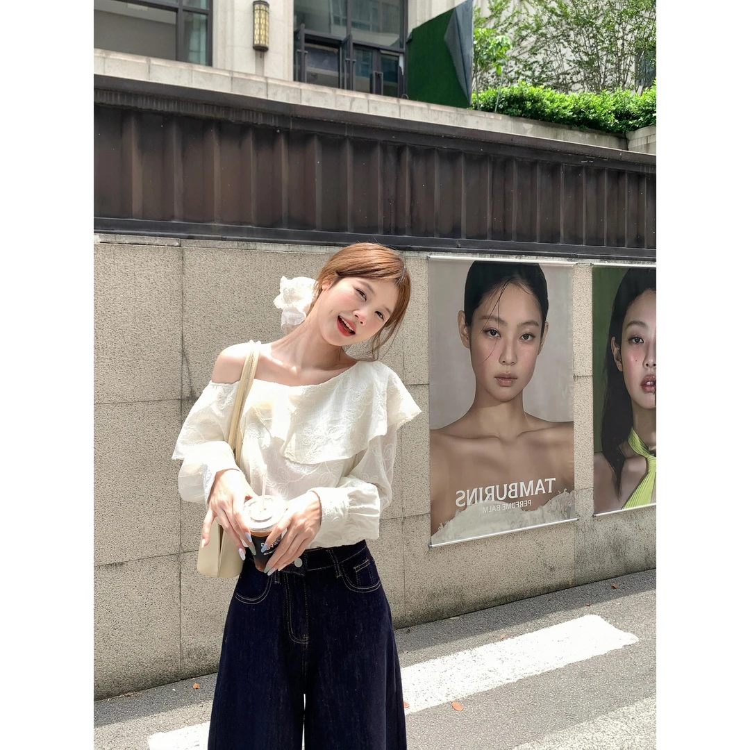 韩系温柔风百搭白色立体刺绣露肩雪纺荷叶边斜肩衬衫女早秋新款