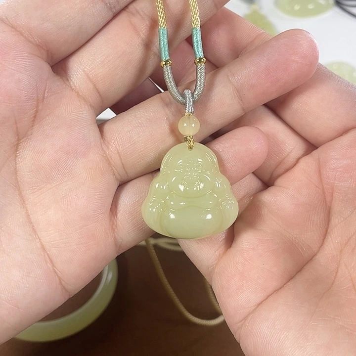 石英质玉未镶嵌颈饰佛公30