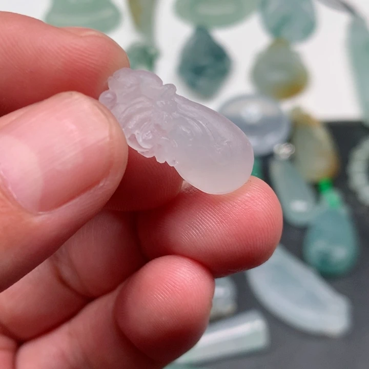 定制翡翠未镶嵌挂件