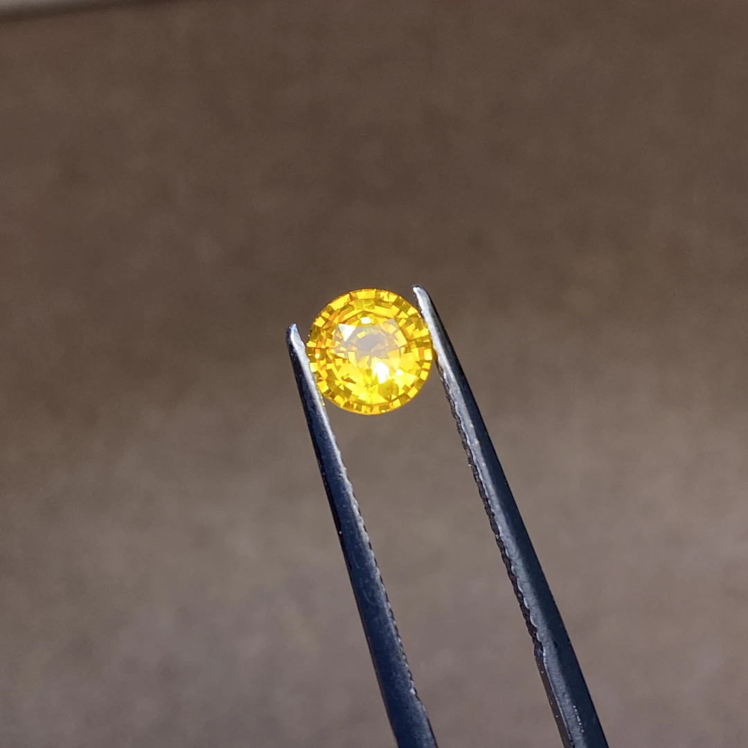 25B011 有烧黄色Canary蓝宝石 1.08克拉