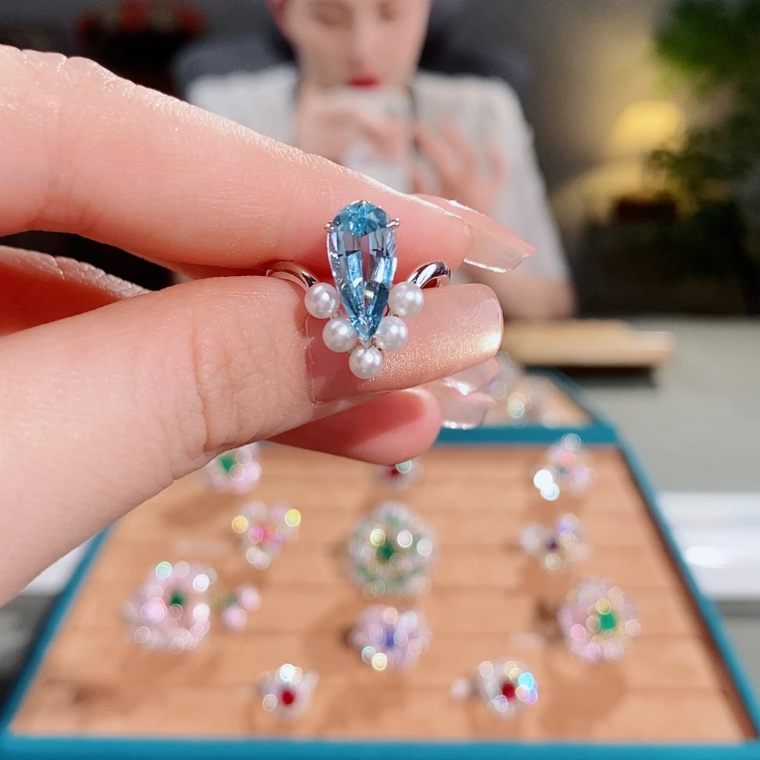 铂Pt950镶嵌戒圈海蓝宝石1.69ct