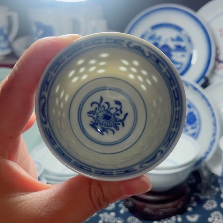 青花玲珑兰花二缸中