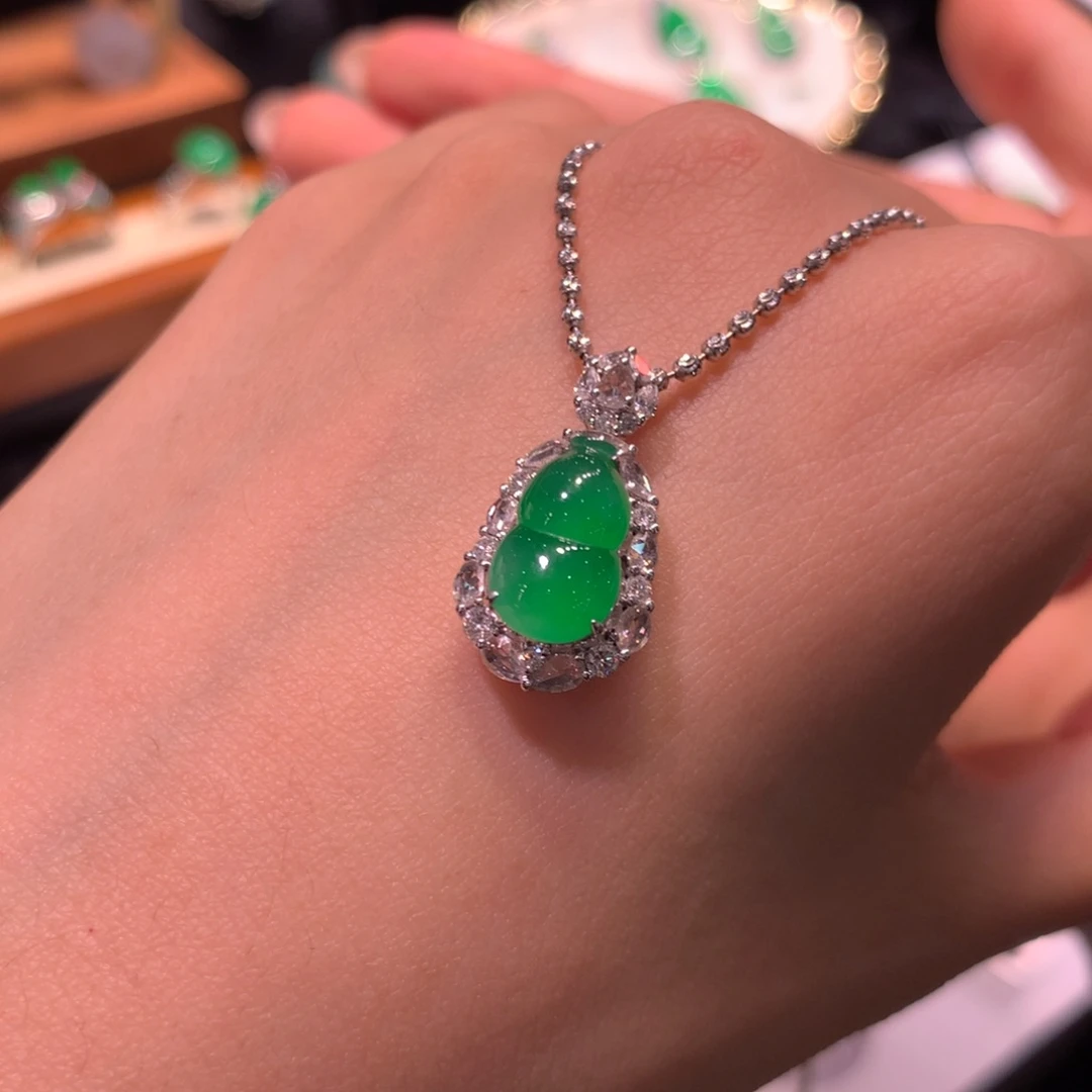 吊坠(不含链)18K金镶嵌翡翠