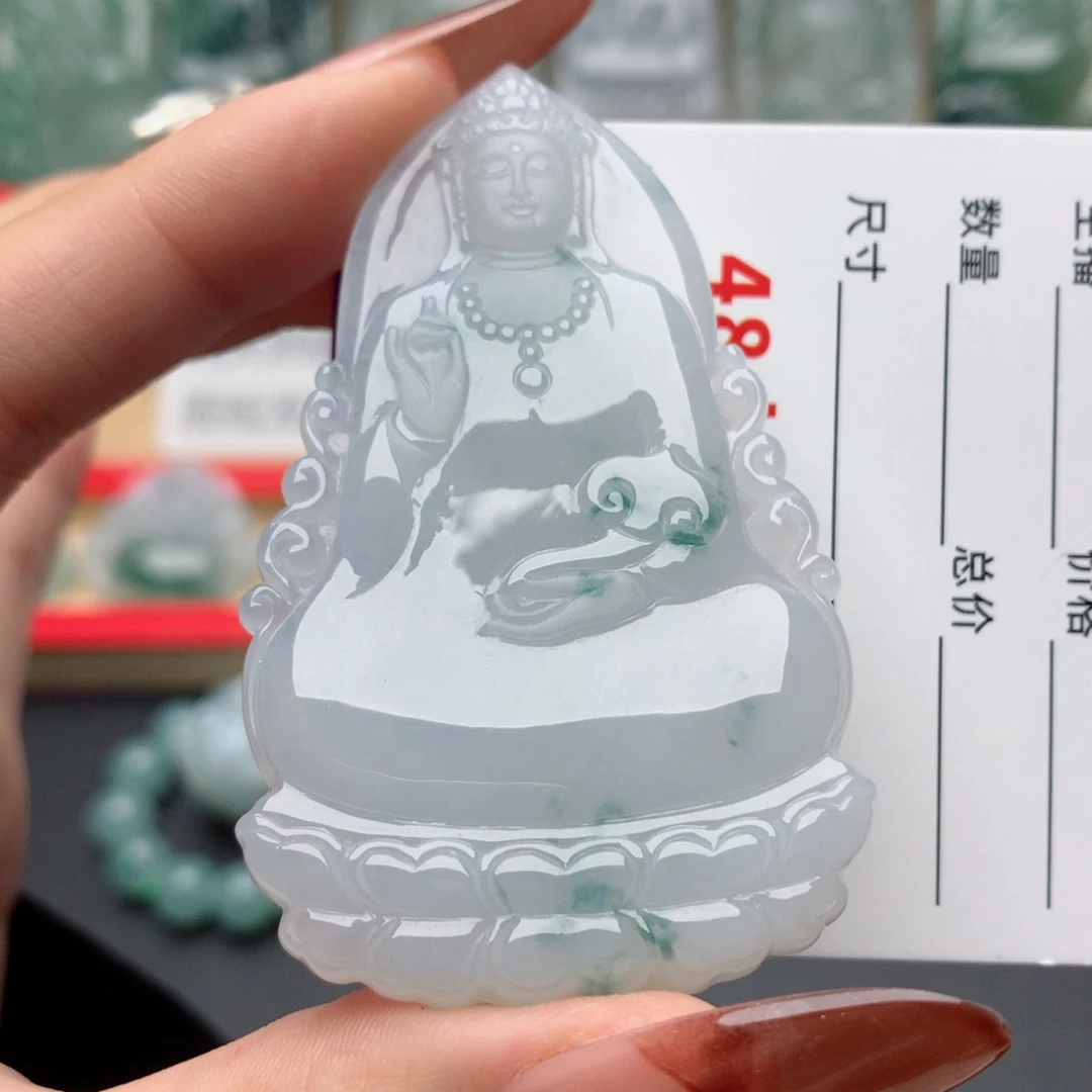 颈饰未镶嵌翡翠素衣观音