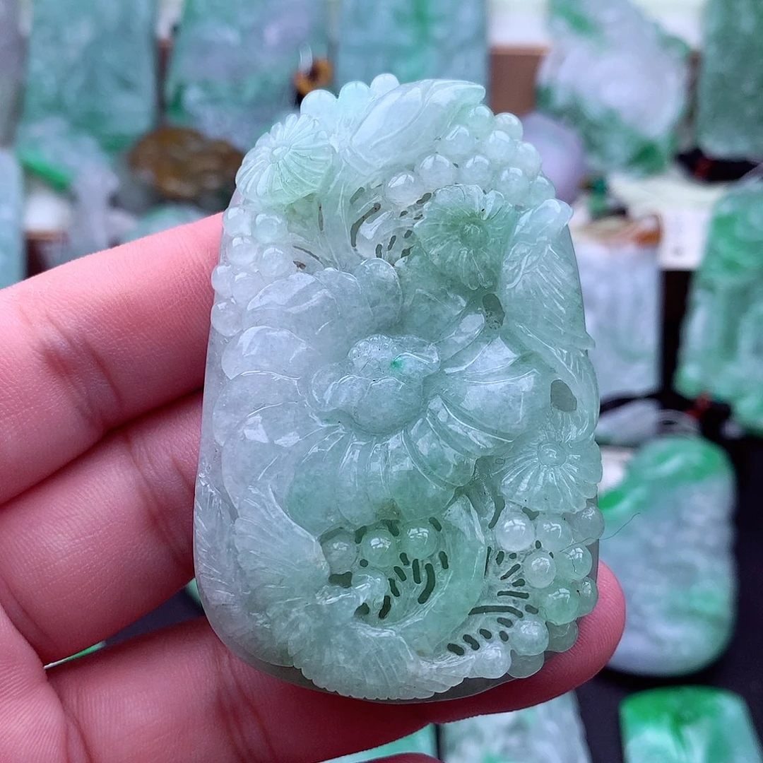 吊坠(不含链)未镶嵌翡翠