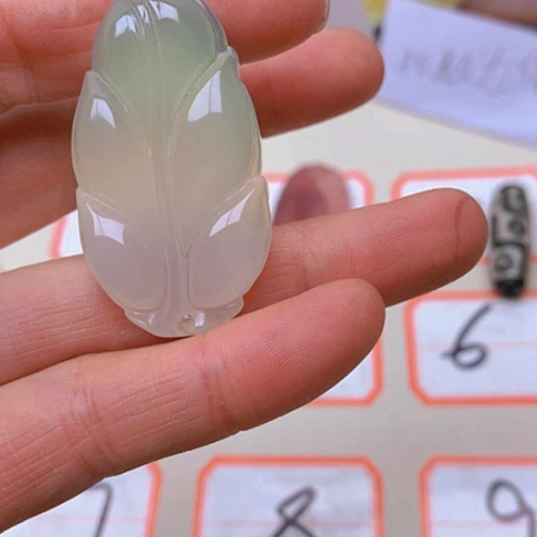 【闪购商品】玛瑙/玉髓珠宝奇石未镶嵌小****。
