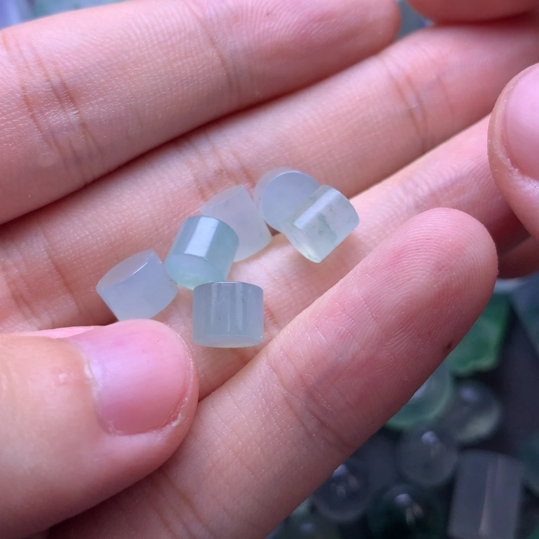 定制翡翠未镶嵌挂件