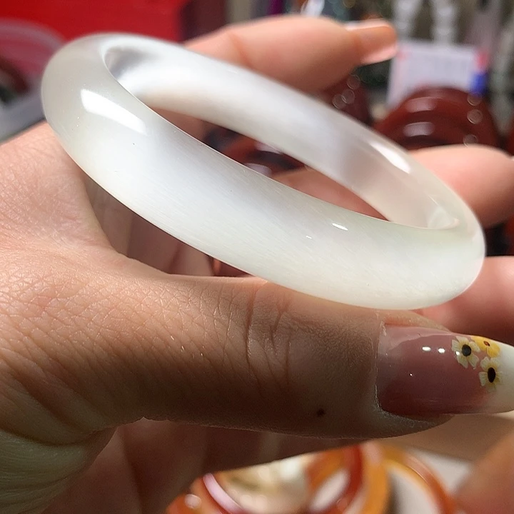 石英质玉手镯未镶嵌