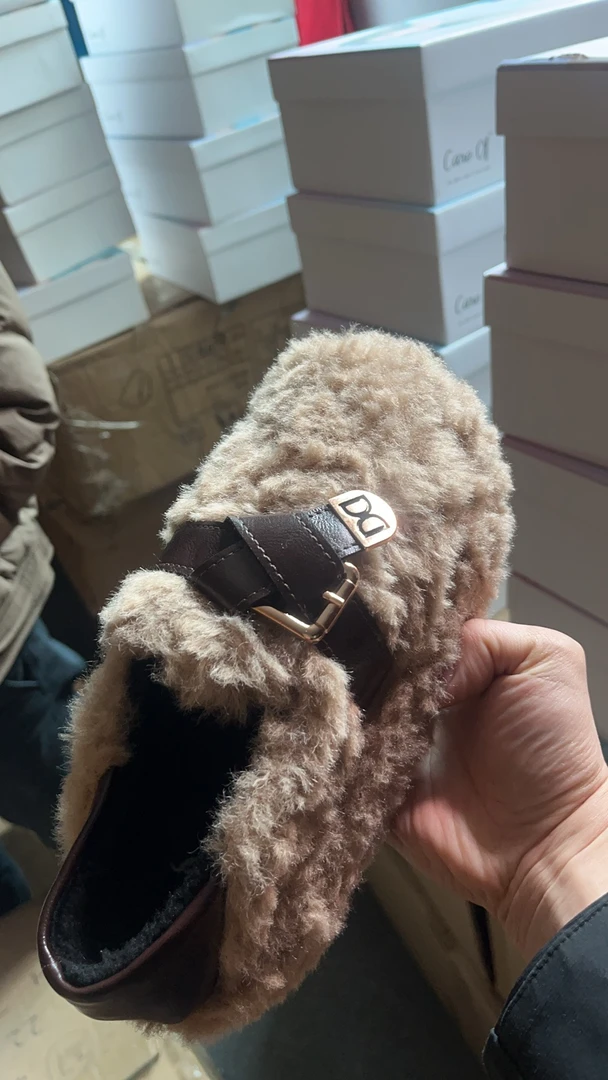 平底时尚居家毛毛鞋