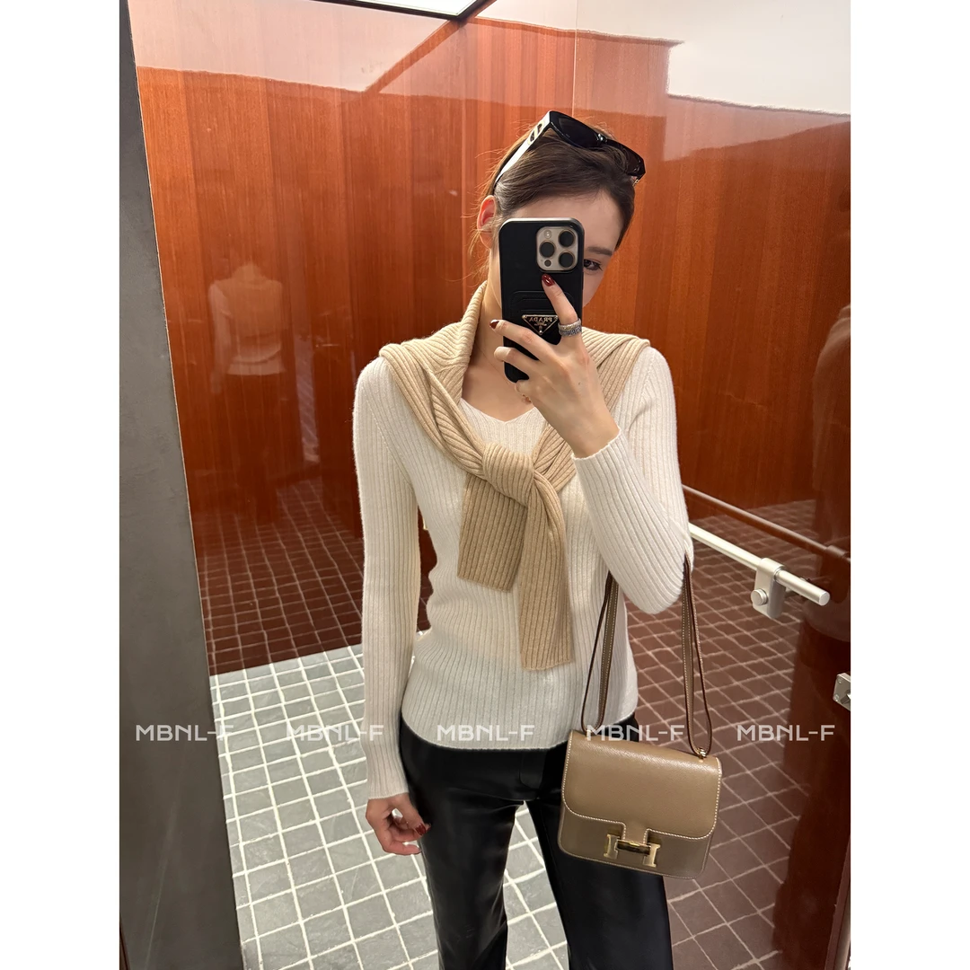 MBNL-F "糯柔肤感" 100%羊毛定织裁边V领打底衫 秦磊XM-XSY6632