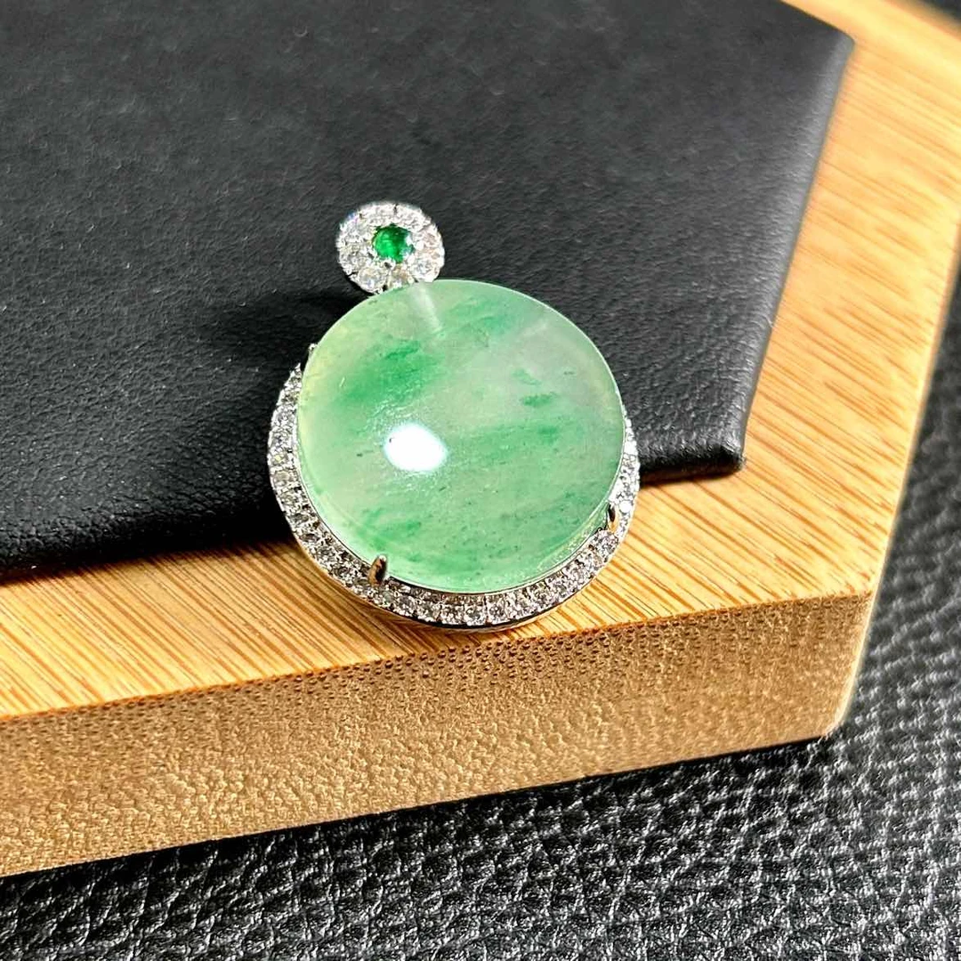 镶嵌平安无事牌|天然非洲翠平安无事牌吊坠|多样性发货 发其一