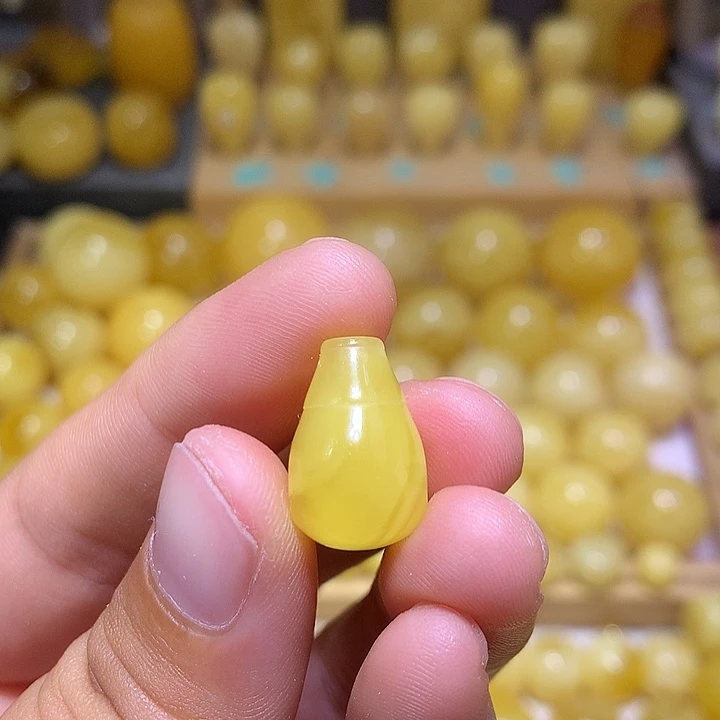 裸石蜜蜡未镶嵌天然俄料蜜蜡鸡油黄三通11.1