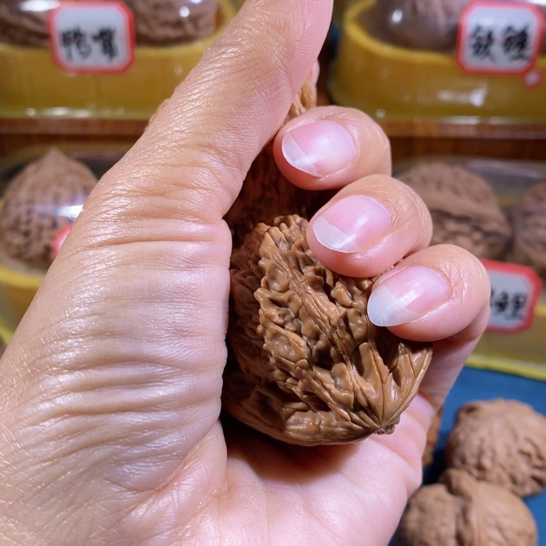 吊坠文玩核桃o****?虎头王