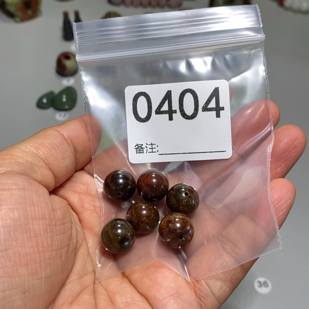 颈饰未镶嵌透闪石质玉?**?