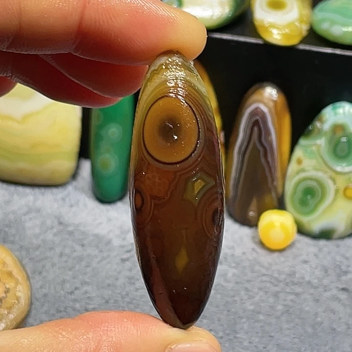 玛瑙/玉髓未镶嵌珠宝奇石