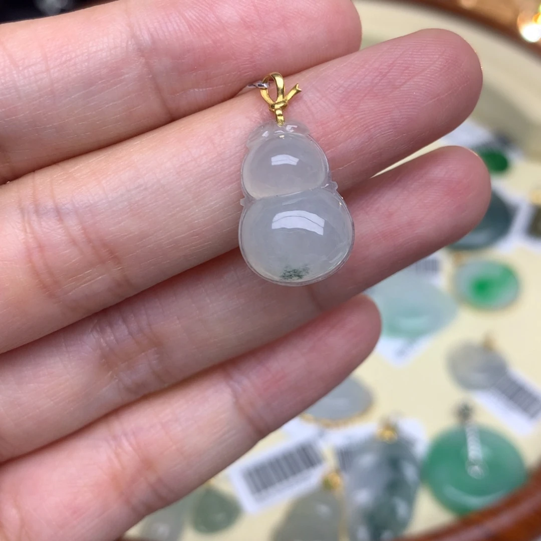 颈饰18K金镶嵌翡翠