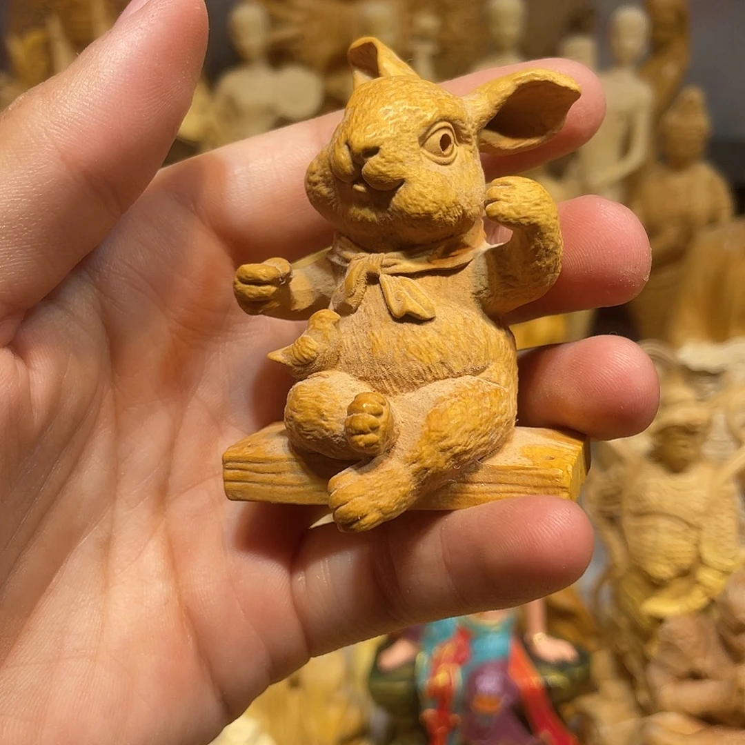 黄杨木小瑕疵秋千兔