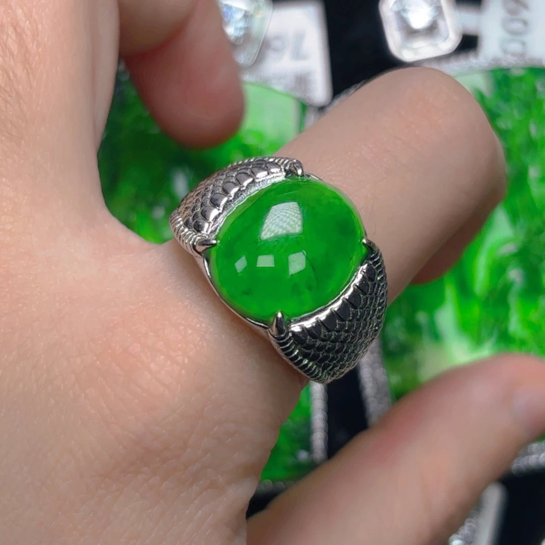 翡翠颈饰银S925镶嵌蛋面