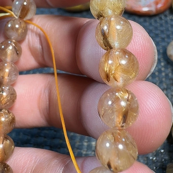 苏***都未镶嵌颈饰水晶好