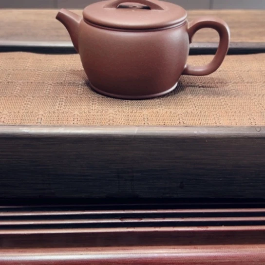 茶壶紫砂黄龙山原所底槽清半手工（170 cc）