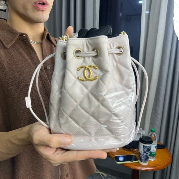 95新 Chanel/香奈儿 香芋淡紫水桶包斜挎包