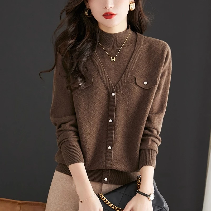 大码胖mm秋冬季新品半高领毛衣女士假两件洋气套头上衣气质打底衫