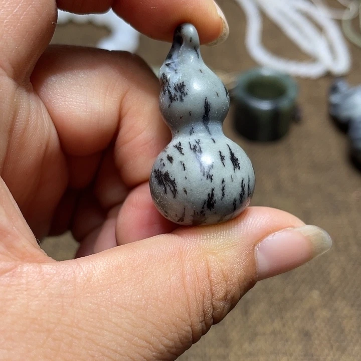 未镶嵌和田玉挂件