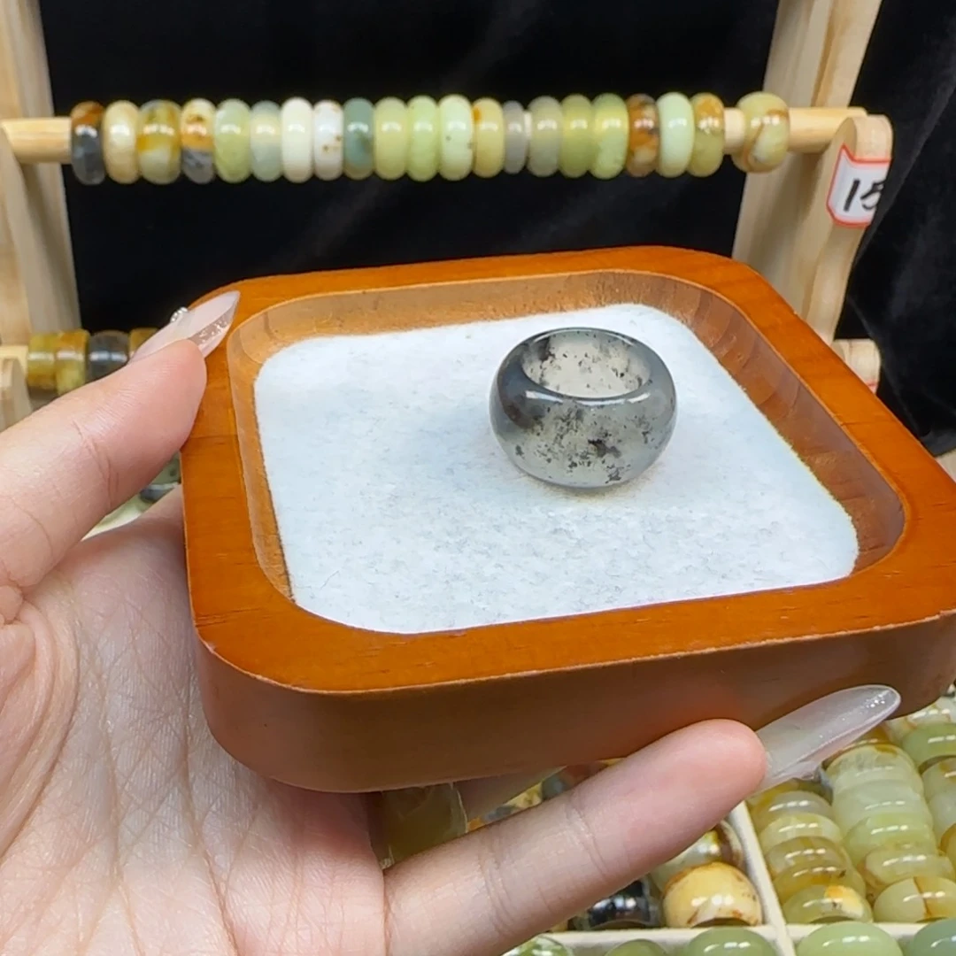 蛇纹石玉合金内径17.2独*。